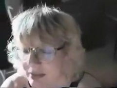 Experienced white cougar can easily suck a big long dick