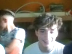 Italian Cute Friends Shows Their Round Butts On Cam