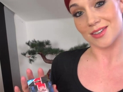 Redheaded hottie using a finger vibrator __