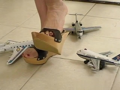 Wooden wedges vs toy plane