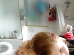 Filmée à son insue sa chatte poilue ravie tous les voyeurs